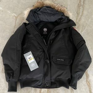 Canada Goose Chilliwack  jacket size M like new!